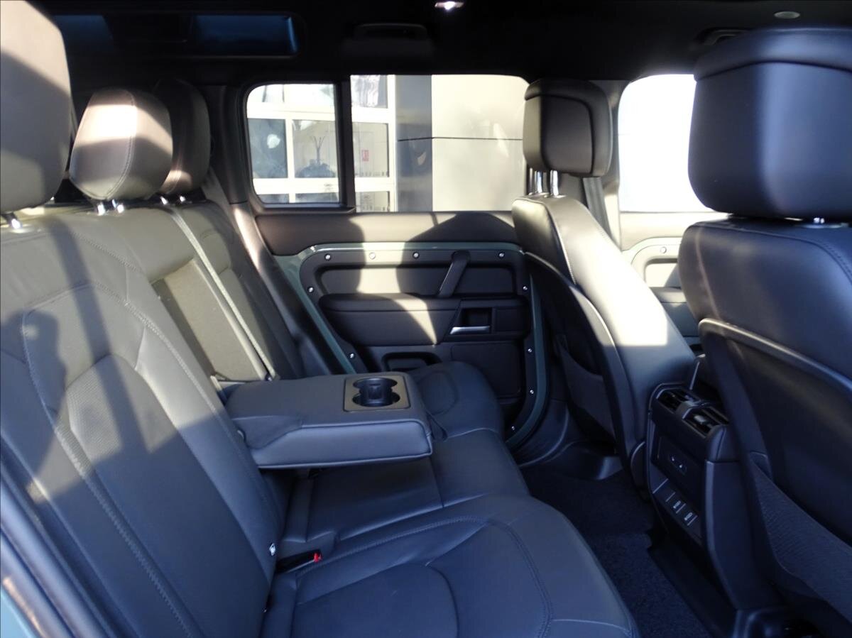 Land Rover Defender SUV 3,0 l 257 kw