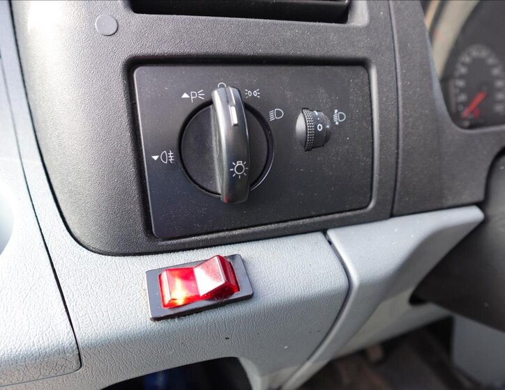 Ford Transit Skříň 2,4 l 85 kw