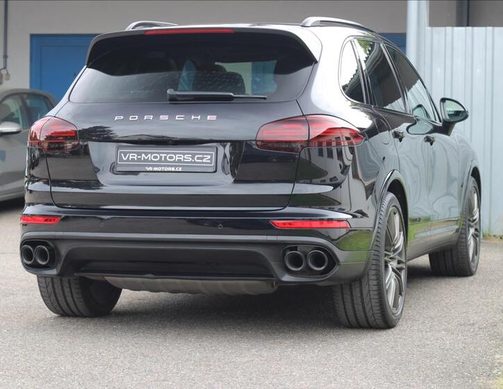 Porsche Cayenne SUV 4,1 l 283 kw