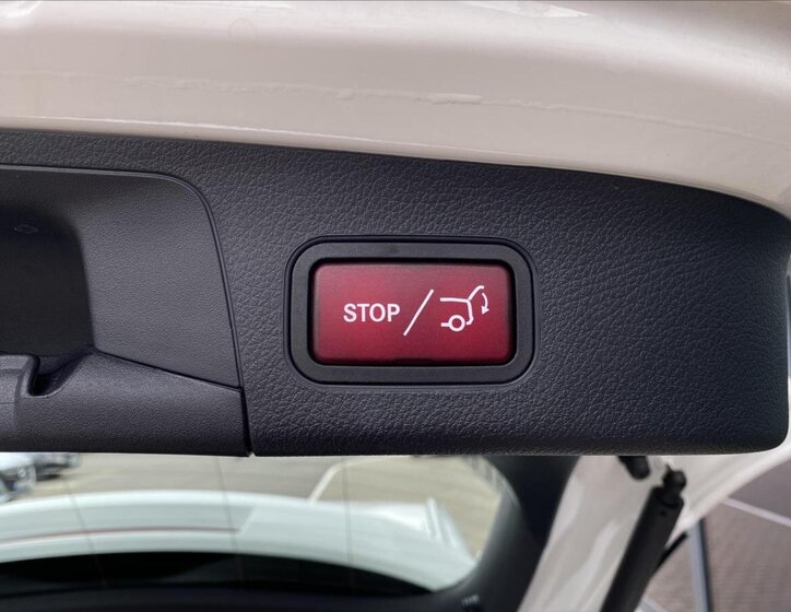 Mercedes-Benz GLA 25