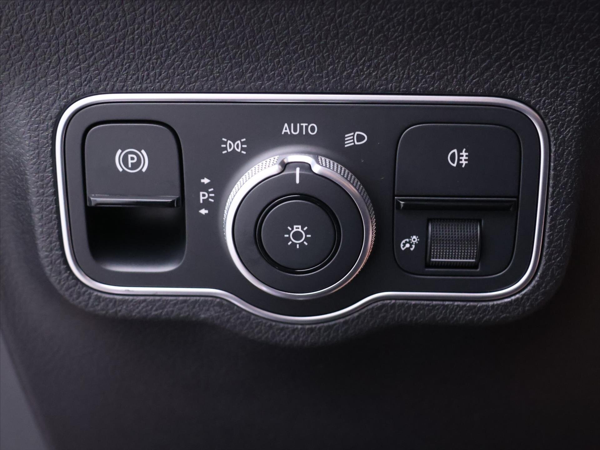 Mercedes-Benz GLB SUV / Terénní 2,0 l 110 kw