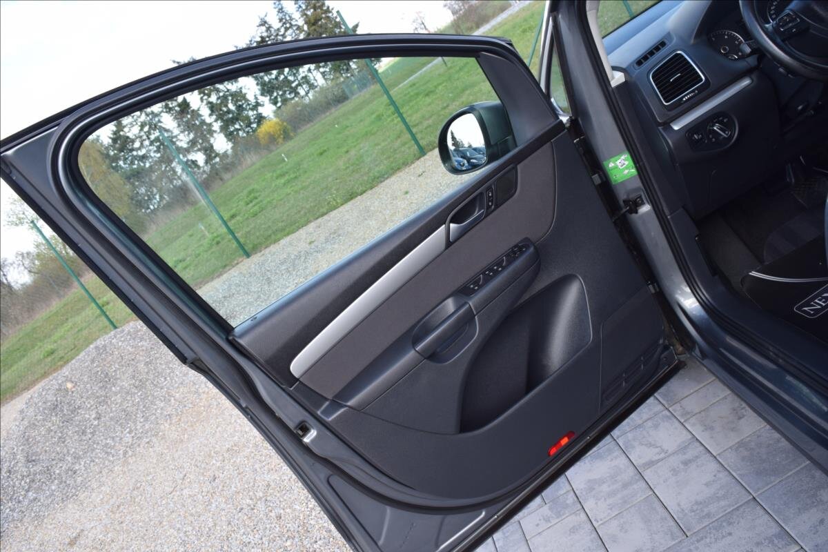 Volkswagen Sharan MPV 2,0 l 103 kw
