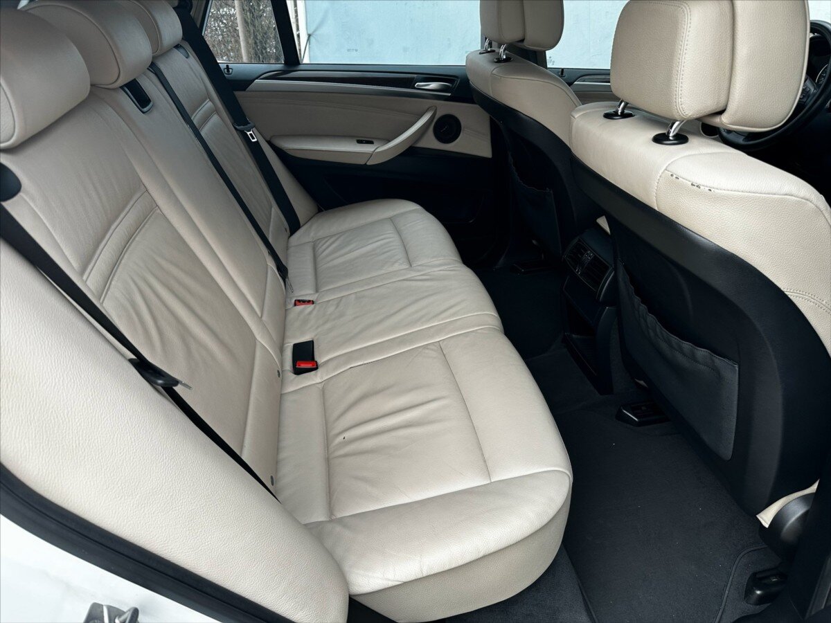 BMW X5 Kombi 3,0 l 180 kw