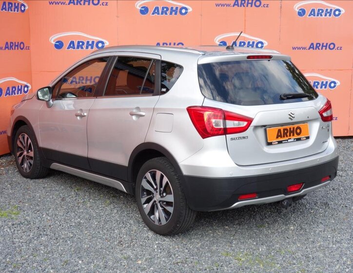 Suzuki S-Cross SUV 1,4 l 103 kw