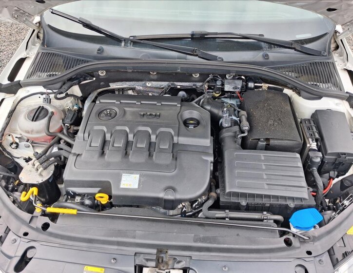 Škoda Octavia Sedan / Limuzína 1,6 l 66 kw