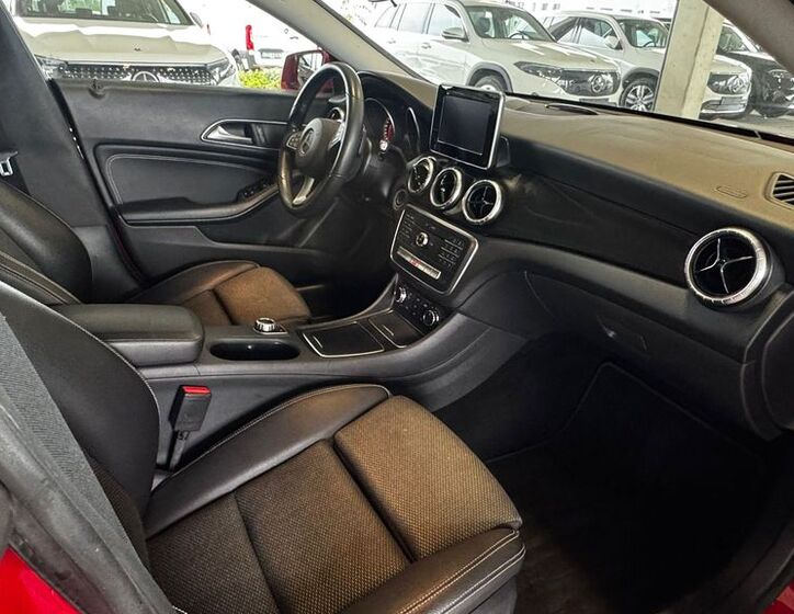 Mercedes-Benz CLA 11