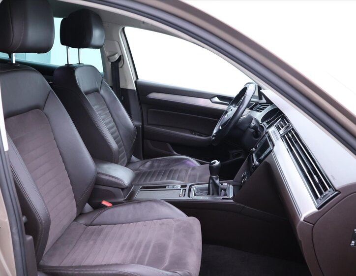 Volkswagen Passat Kombi 2,0 l 110 kw