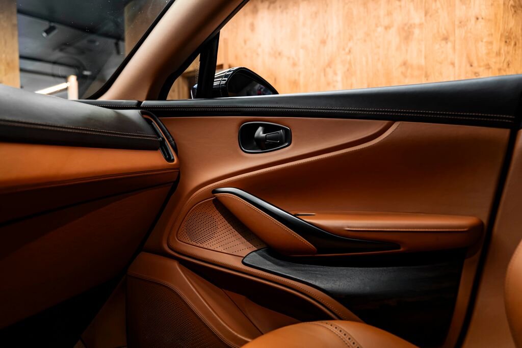 Aston Martin Ostatní SUV 4,0 l 405 kw