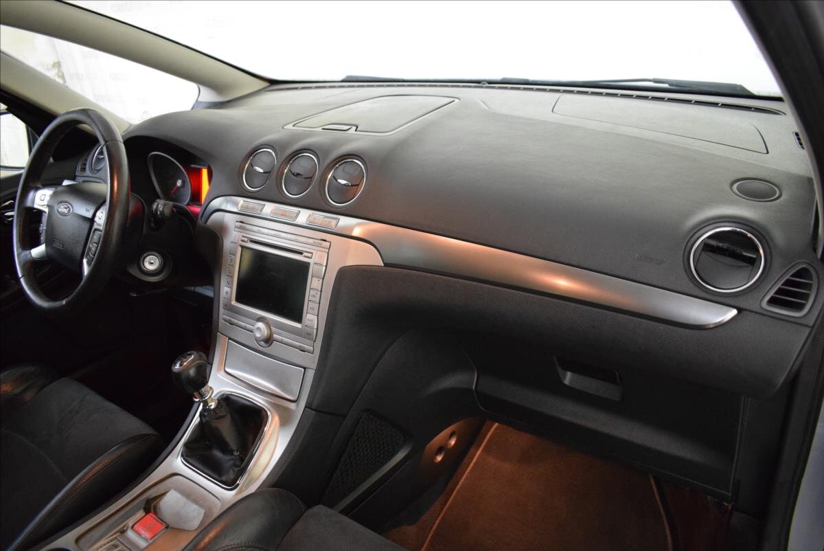 Ford S-MAX MPV 2,5 l 162 kw