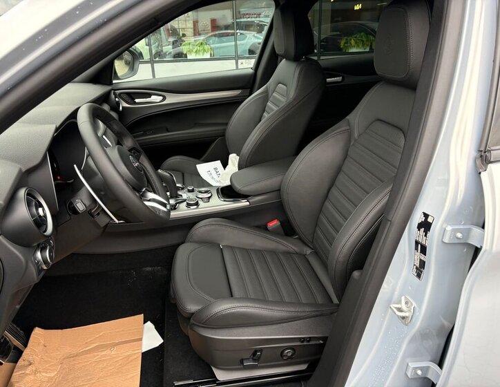 Alfa Romeo Stelvio 10