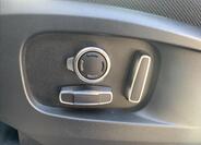 Land Rover Defender 33