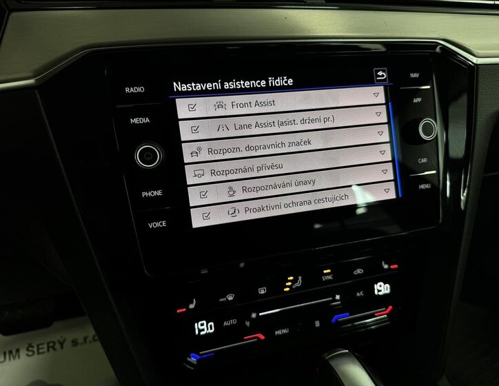 Volkswagen Passat Kombi 2,0 l 147 kw