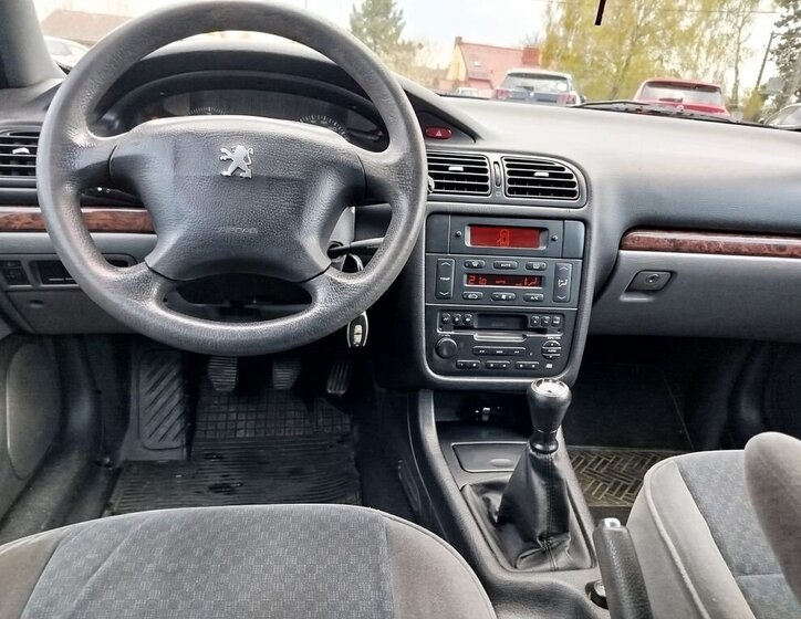 Peugeot 406 Sedan / Limuzína 2,0 l 80 kw