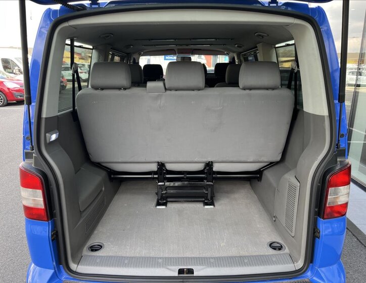 Volkswagen Caravelle MPV 2,5 l 96 kw