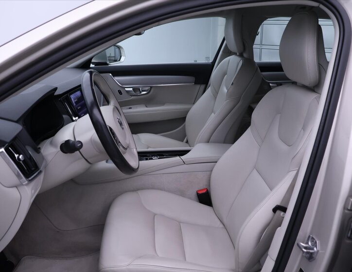 Volvo V90 Kombi 2,0 l 187 kw