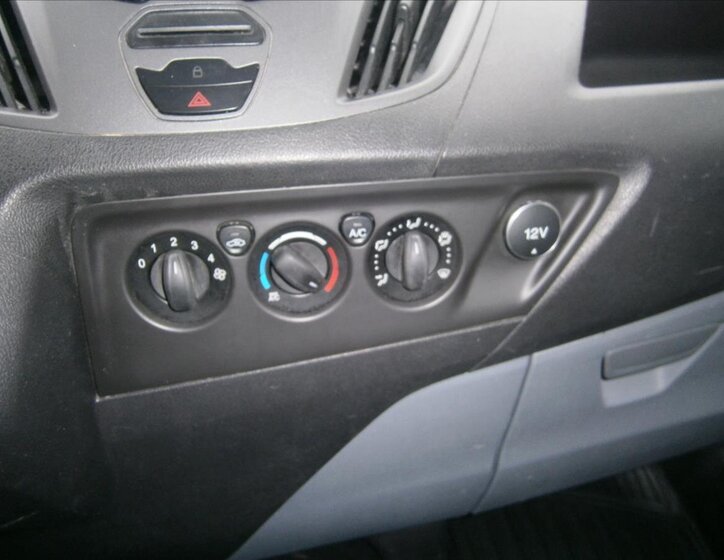 Ford Transit Custom 13