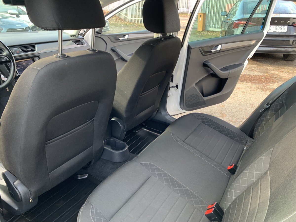 Škoda Rapid Hatchback 999,0 81 kw