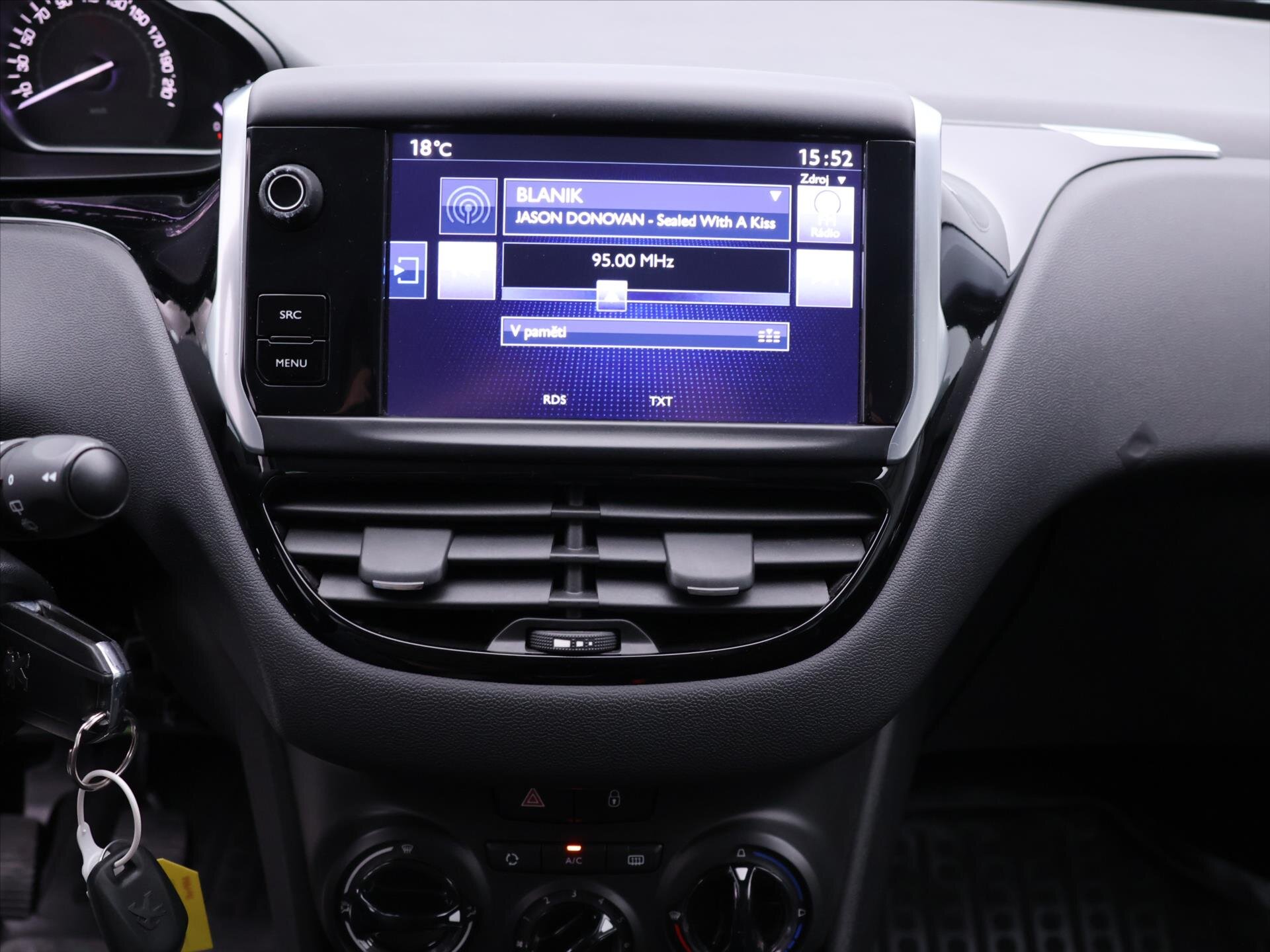 Peugeot 208 Hatchback 1,2 l 60 kw