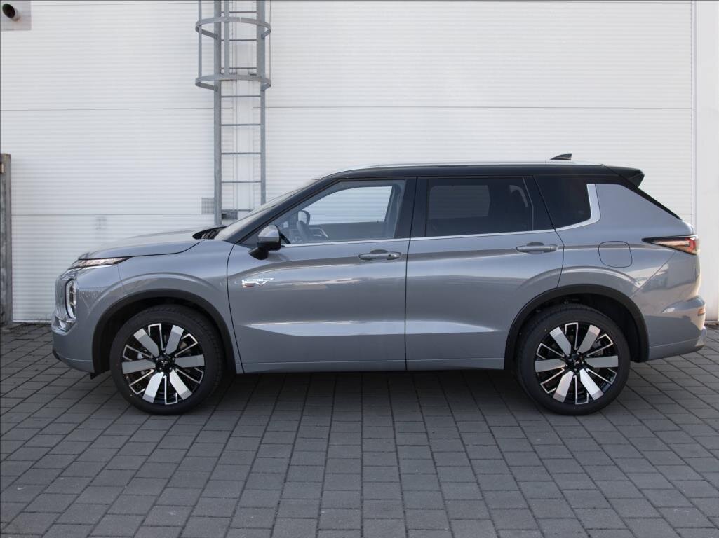 Mitsubishi Outlander SUV 2,4 l 225 kw