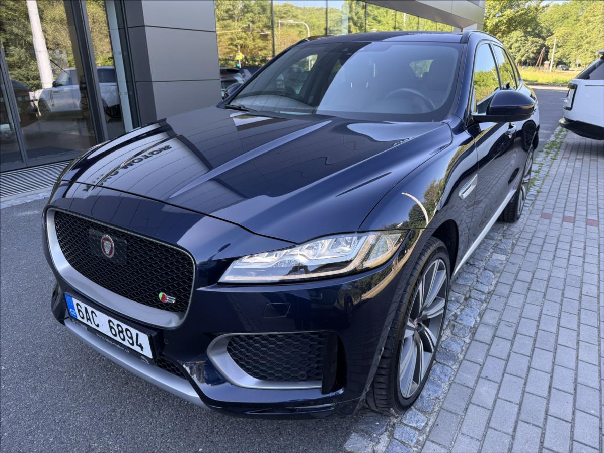 Jaguar F-Pace