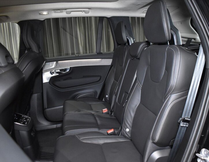 Volvo XC90 SUV / Terénní 2,0 l 228 kw