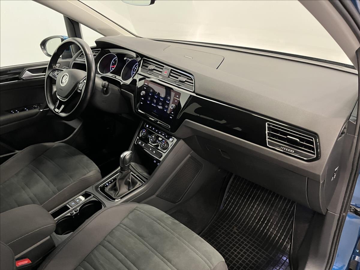 Volkswagen Touran MPV 1,5 l 110 kw