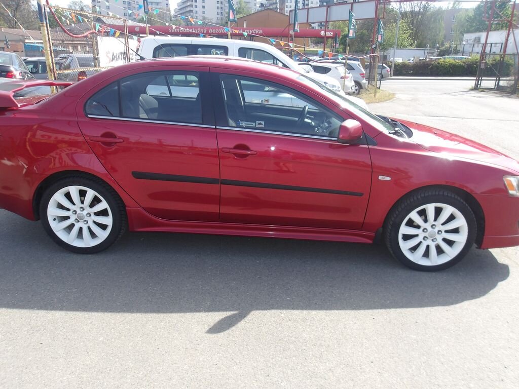 Mitsubishi Lancer Sedan / Limuzína 2,0 l 103 kw