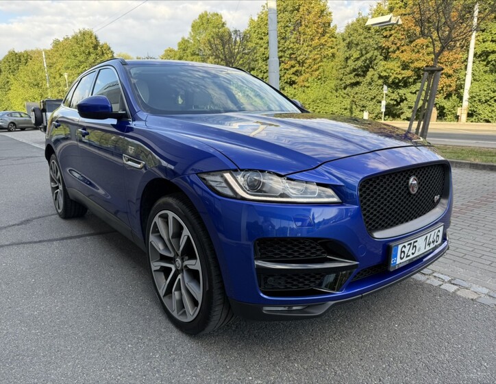 Jaguar F-Pace 5
