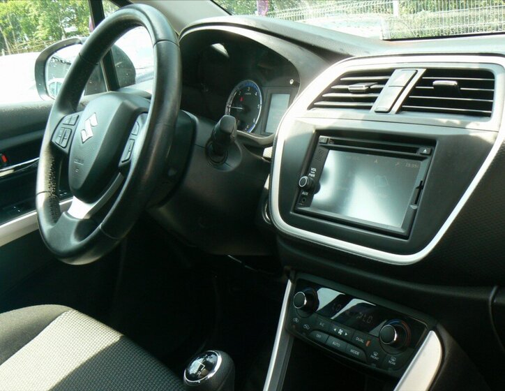 Suzuki SX4 S-Cross 19