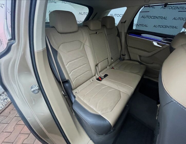 Volkswagen Touareg SUV / Terénní 3,0 l 210 kw