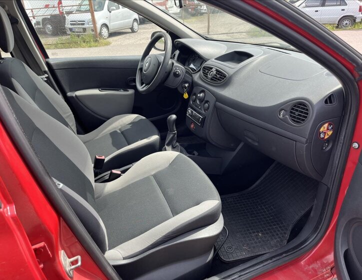 Renault Clio Hatchback 1,1 l 48 kw