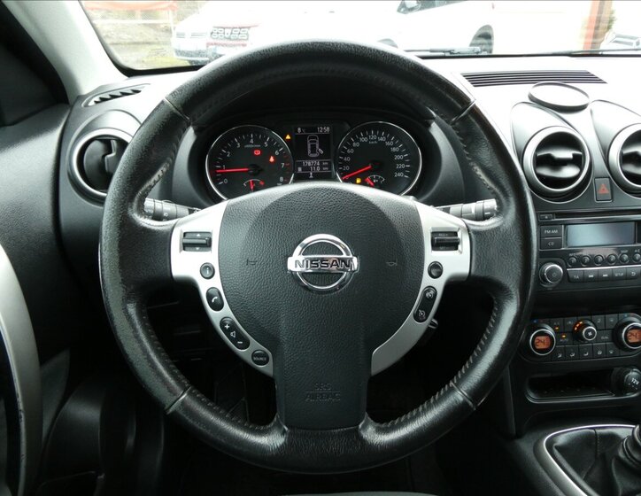 Nissan Qashqai SUV 2,0 l 104 kw