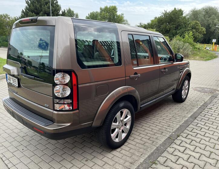Land Rover Discovery 5