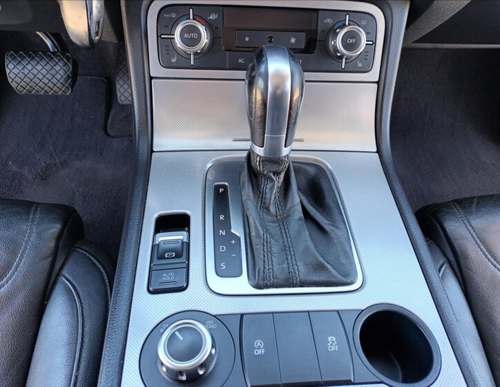 Volkswagen Touareg SUV / Terénní 3,0 l 176 kw