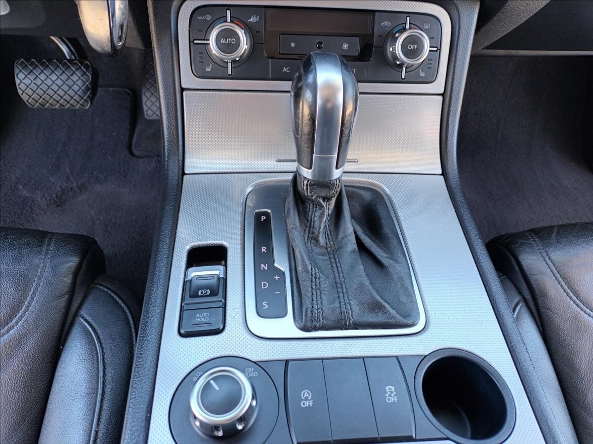 Volkswagen Touareg SUV / Terénní 3,0 l 176 kw