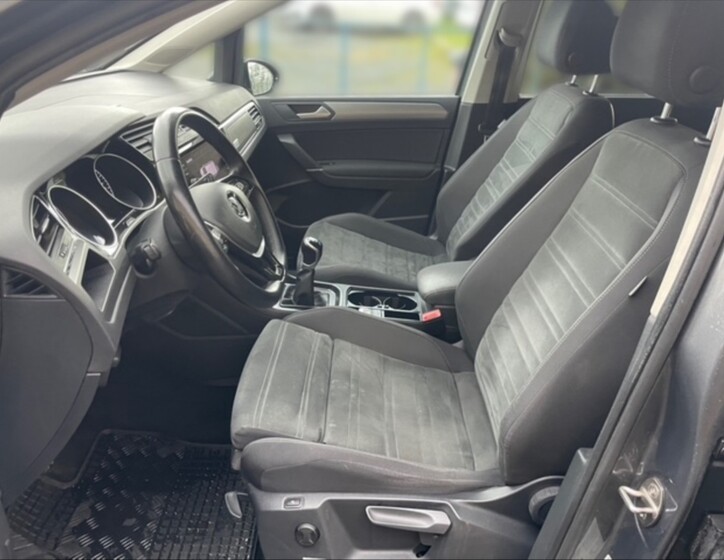 Volkswagen Touran 7