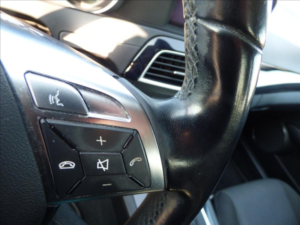 Mercedes-Benz Třídy C Sedan / Limuzína 2,1 l 88 kw