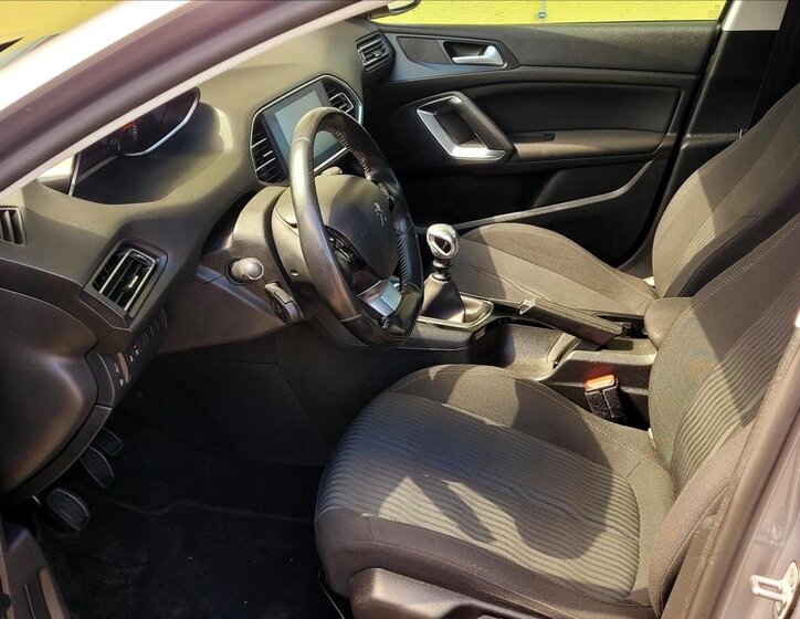 Peugeot 308 Kombi 1,2 l 96 kw