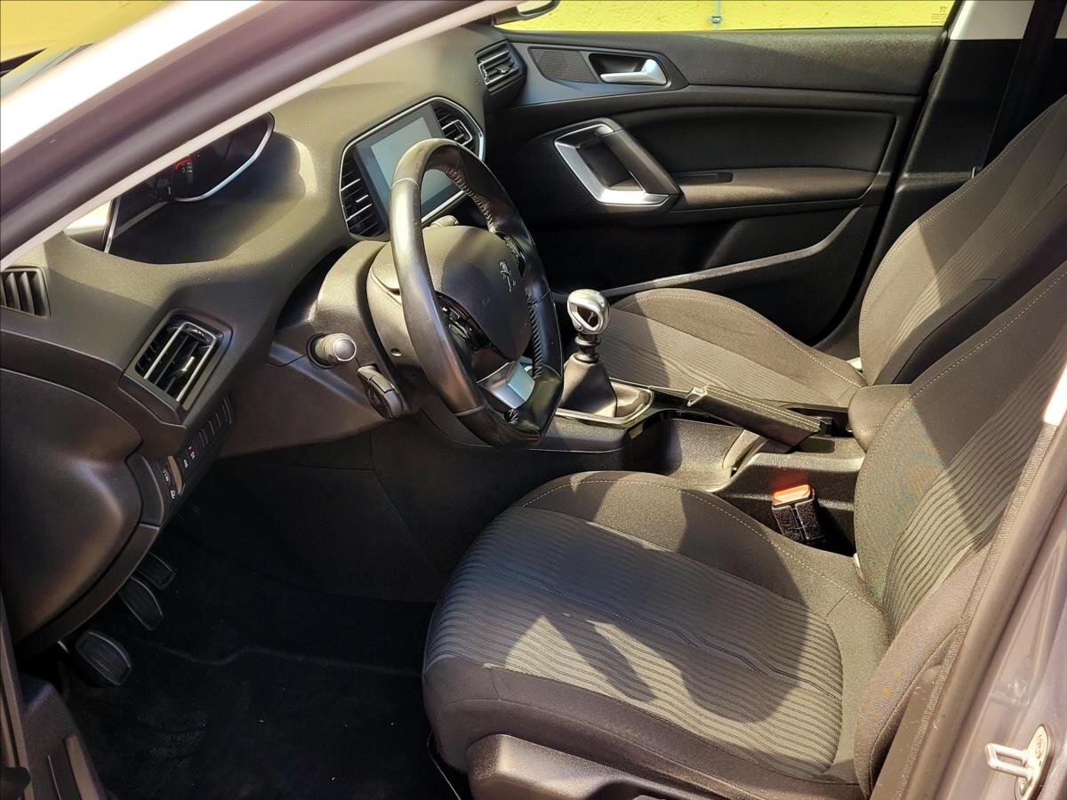 Peugeot 308 Kombi 1,2 l 96 kw