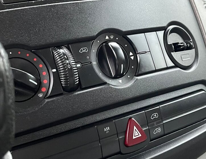 Volkswagen Crafter Skříň 2,5 l 80 kw