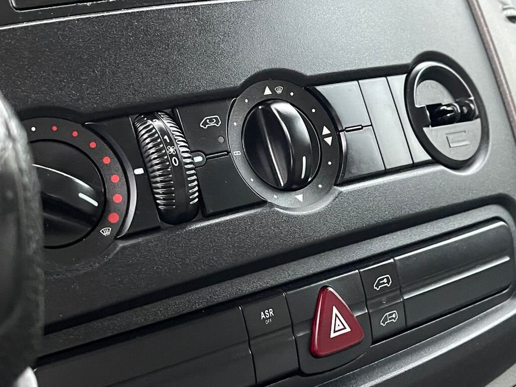 Volkswagen Crafter Skříň 2,5 l 80 kw