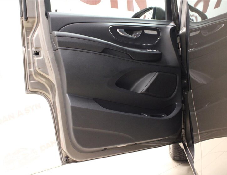 Mercedes-Benz Třídy V 9