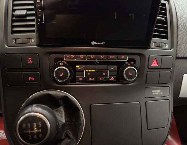 Volkswagen Multivan 22