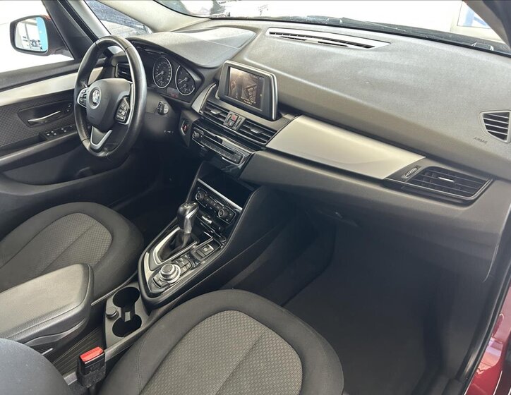 BMW Řada 2 MPV 2,0 l 110 kw