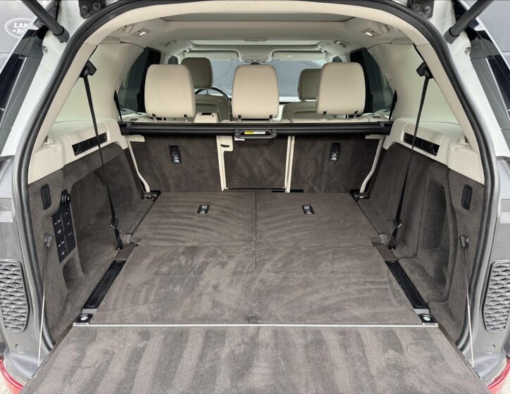 Land Rover Discovery 13