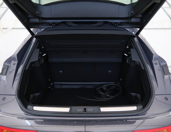 DS Automobiles DS7 Crossback SUV / Terénní 1,6 l 133 kw