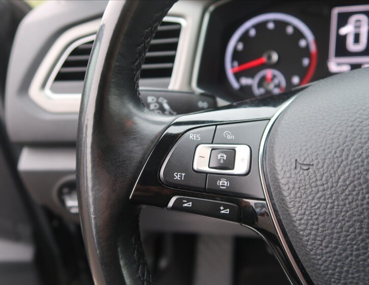 Volkswagen T-Roc SUV 1,5 l 110 kw