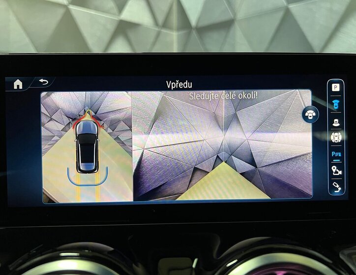 Mercedes-Benz GLA 17