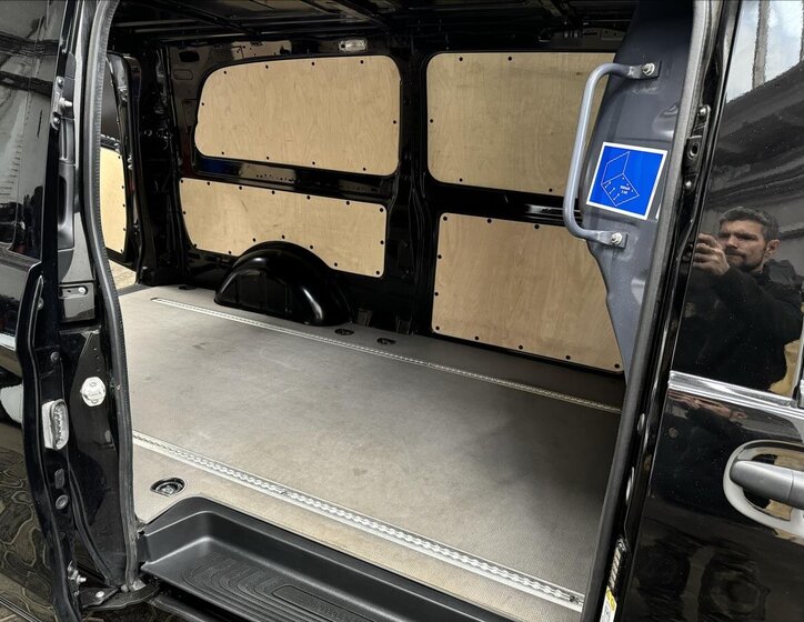 Mercedes-Benz Vito 32