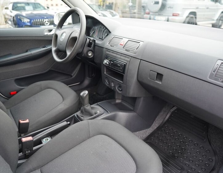 Škoda Fabia Sedan / Limuzína 1,2 l 47 kw